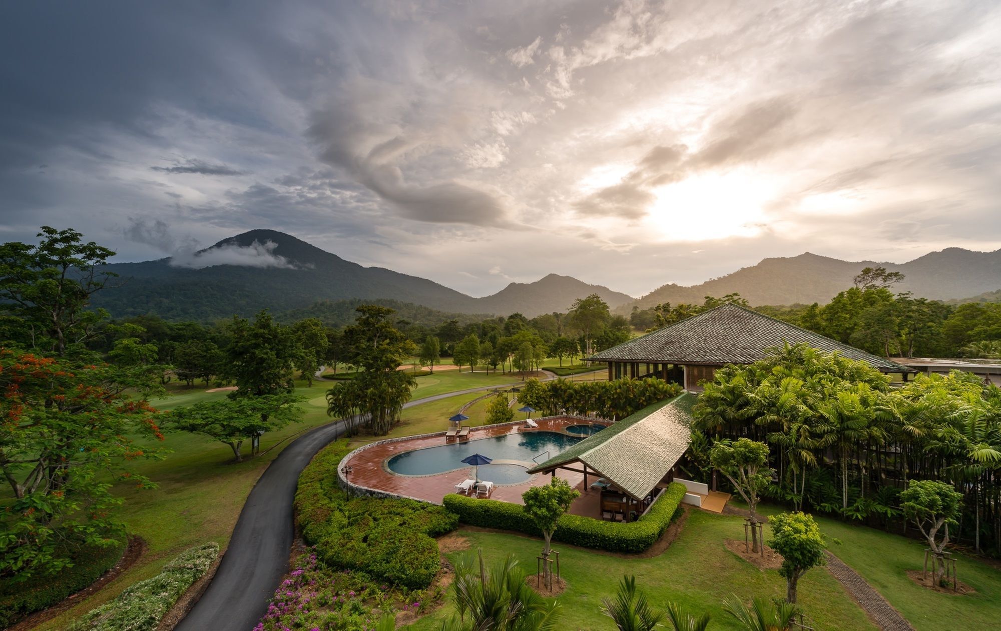 Chatrium Golf Resort Soi Dao Chanthaburi Ban Thap Sai Exterior photo